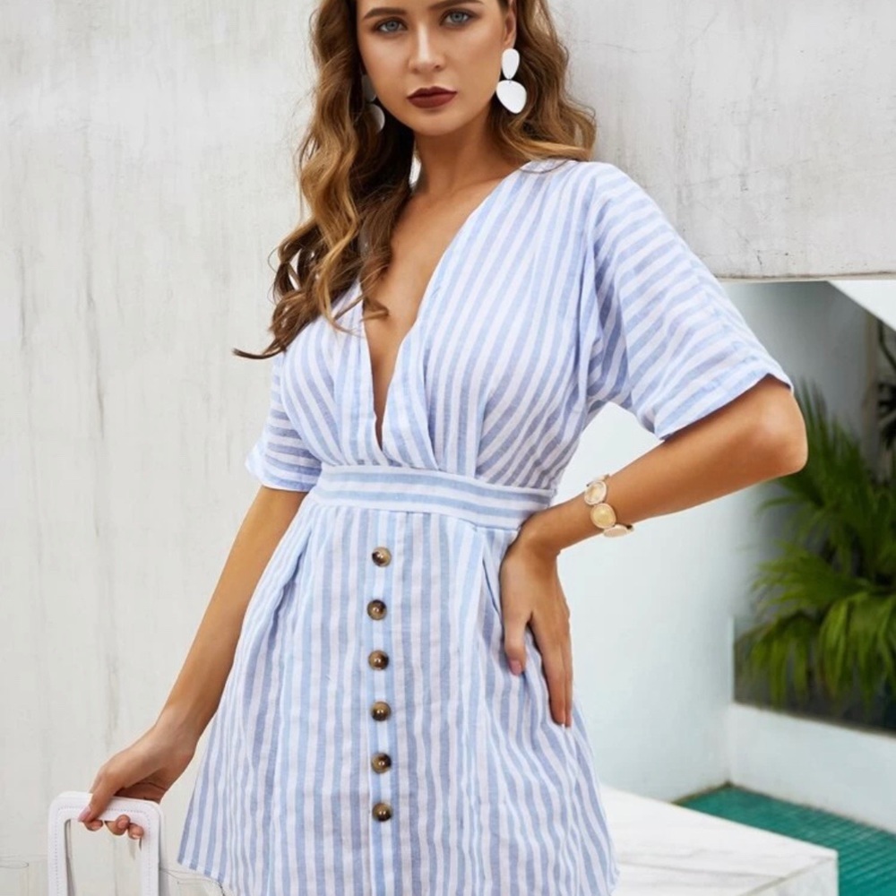 V-neck open back dress